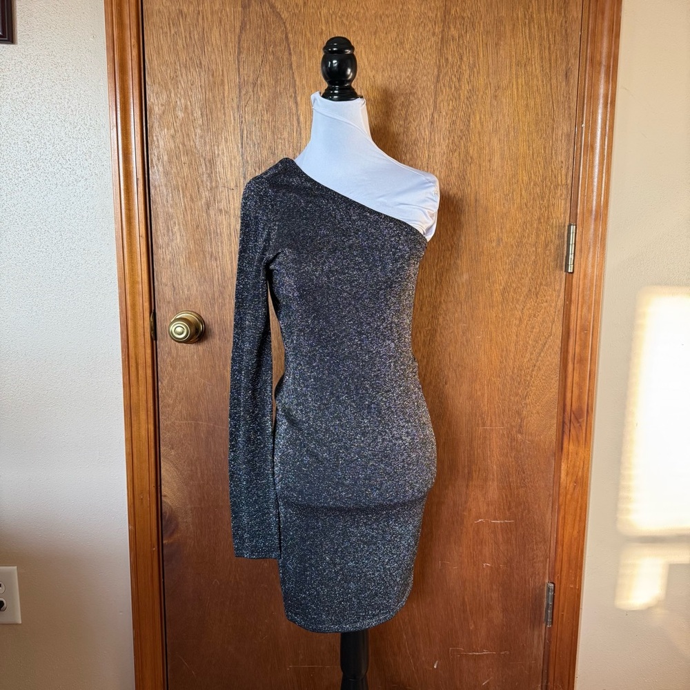 BCBGMaxAzria Black Silver Glitter Sparkle One Shoulder Cocktail Mini Dress M - Picture 4 of 12